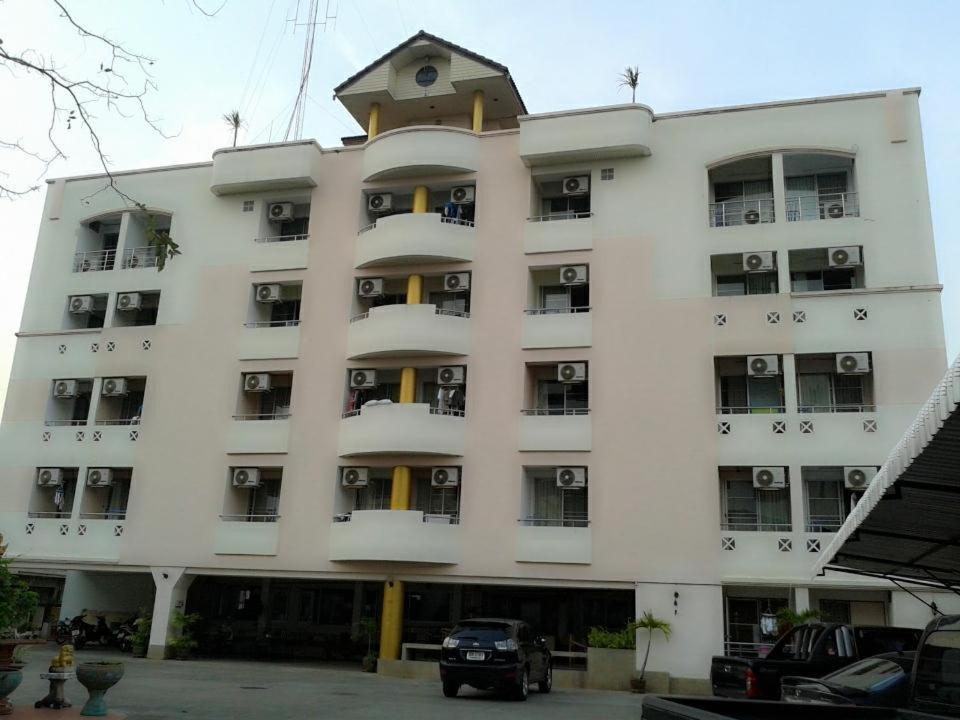 M In Korat Service Apartment Nakhonratchasima Exterior foto